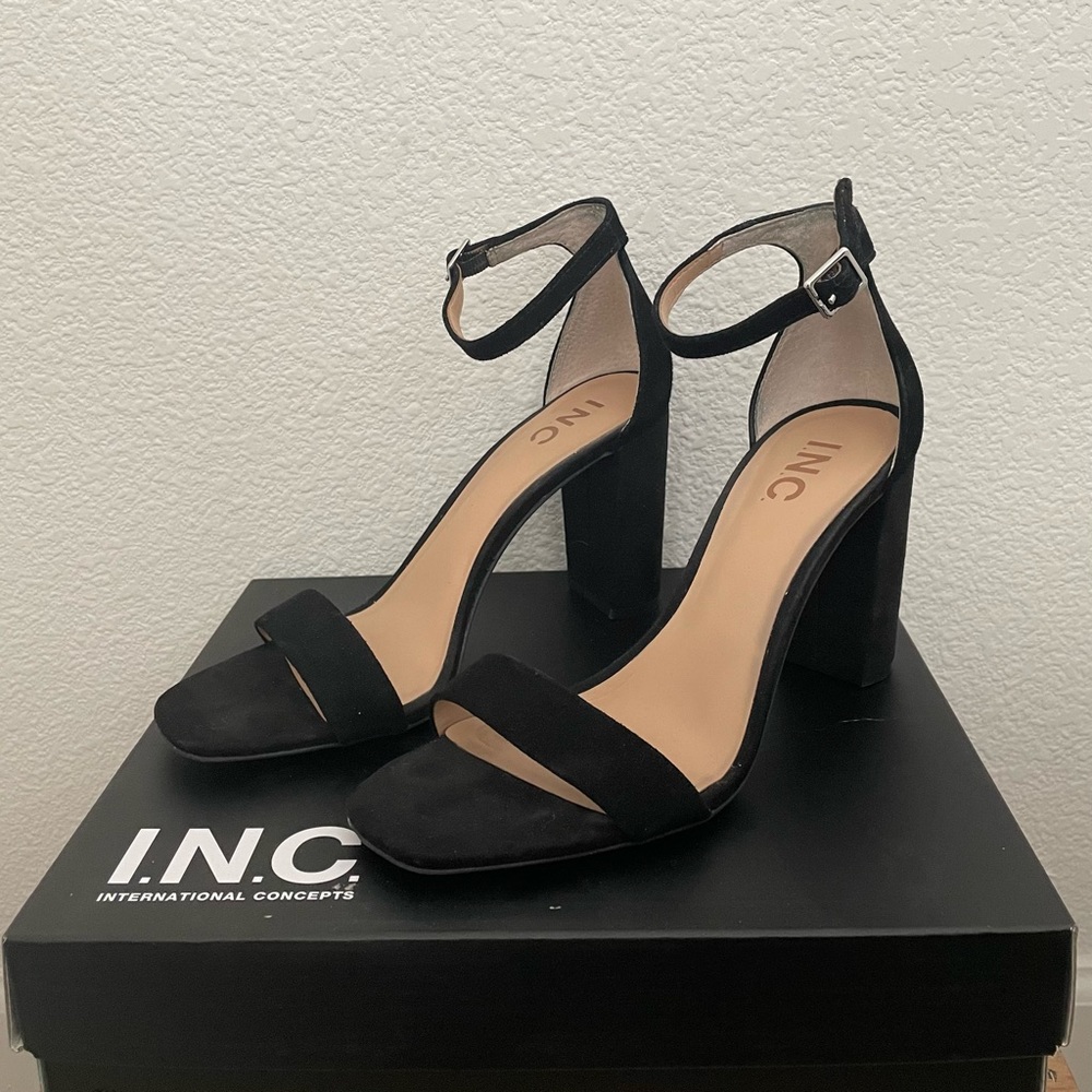 I.N.C INTERNATIONAL CONCEPTS - Black Velvet Strap Heels